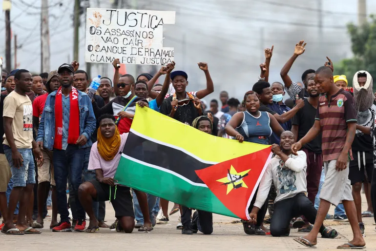 Chaos in Mozambique as Police Clash with Protesters Over Disputed Election